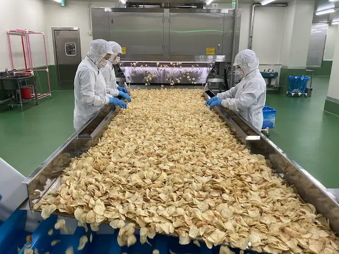 「小池屋GOGO!ファクトリー」でポテトチップス作りを体験しよう!日本のスナック菓子製造工場を無料で見学できます!