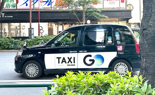 日本には独自のタクシー文化があるのでしょうか?日本No.1のタクシーアプリ「GO!」をぜひダウンロードしてください!すぐに日本の旅行エキスパートになって、世界を探検しましょう!