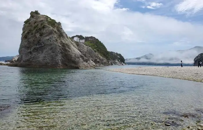 この夏、日本でウォータースポーツを楽しむならどこへ行こう？透き通った海、白い砂浜、美しい夕日、そして人里離れた無人島など、夢のようなビーチ10選をご紹介！ぜひこのリストをブックマークしてください！