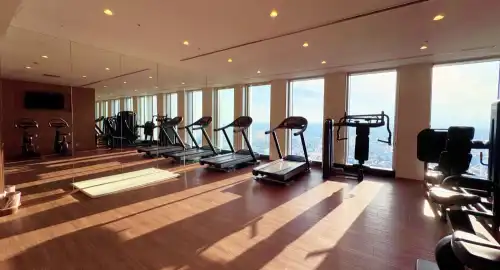 【名古屋の宿泊施設】名古屋プリンスホテルスカイタワーに登り、家族と一緒に水上ボートに乗って空からの夢のような景色をお楽しみください。