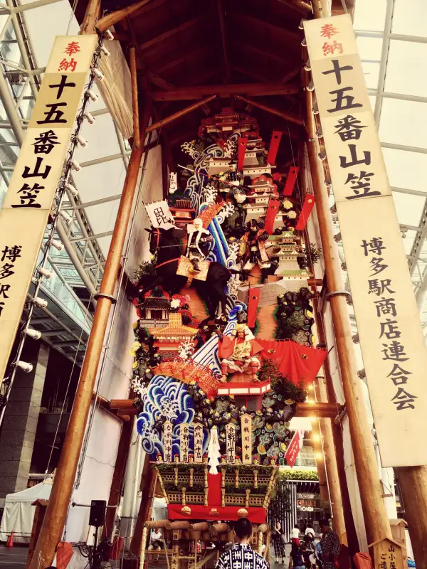 7月に九州で絶対に見ておきたいお祭り:福岡博多山笠祇園祭!夏の尻祭り?